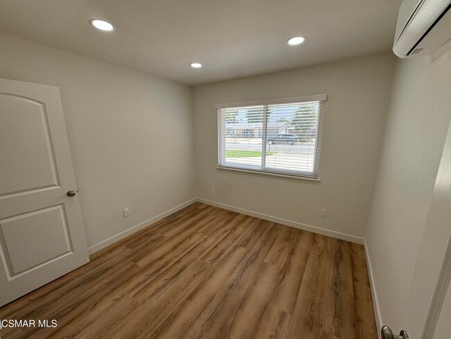 Photo - 1281 Hartley Ave