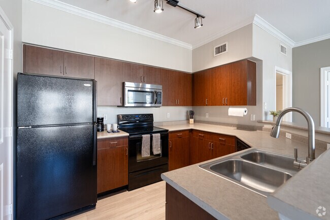 1BR, 1BA - 650SF - Kitchen
