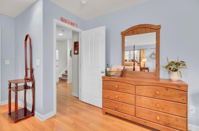 Photo - 1428 Bloomingdale Ln