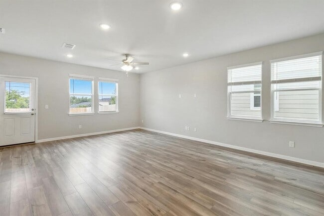 Photo - 6158 Marsh Ln