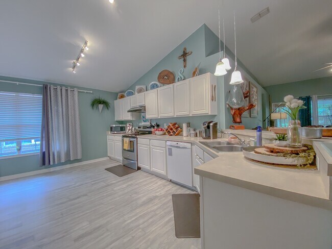 Photo - 115 Secret Harbor Dr