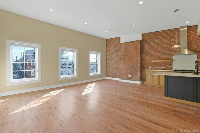 Photo - 19 Main St Unit 3