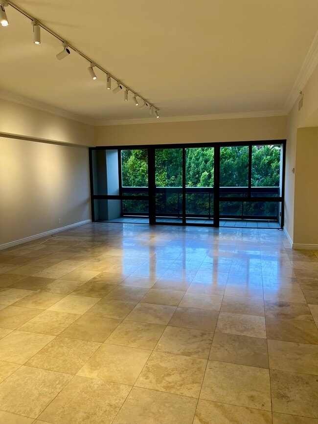 Photo - 10445 Wilshire Blvd Unidad 305