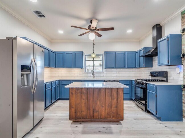 Photo - 7933 Wheel Rim Cir