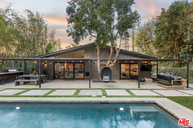 Building Photo - 3355 Alana Dr