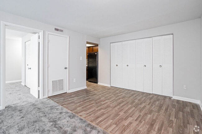1 BR, 1 BA - 600 SF