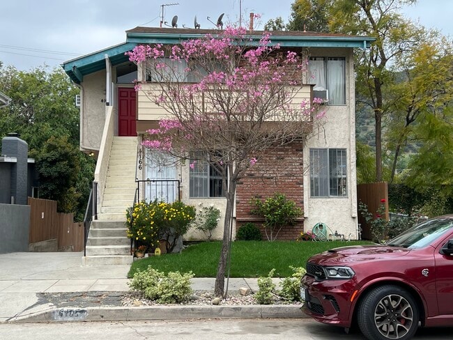 View from the front - 4166 Garden Ave Unit C