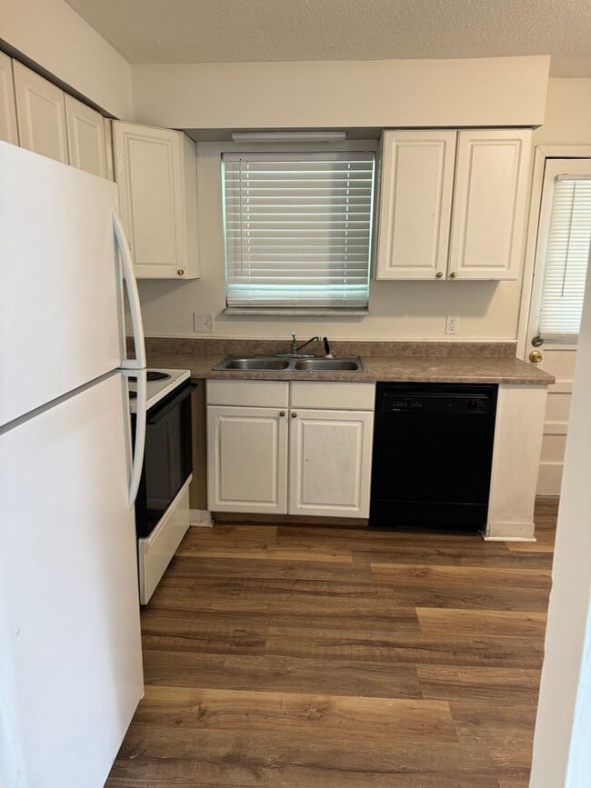 Photo - Two Bedroom Unit Available For Rent!