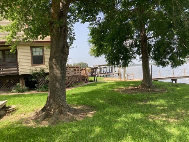 Photo - 554 Harbor Dr