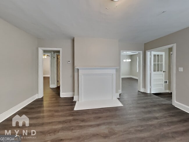 Photo - 1284 Westmont Rd SW