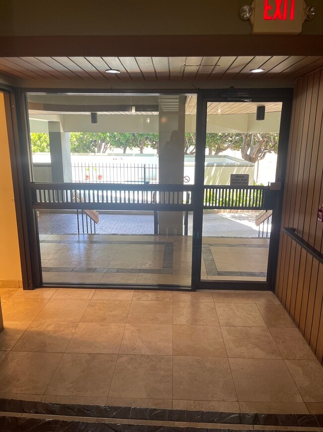 Photo - 2600 Pualani Way Unidad Diamond Head Vista