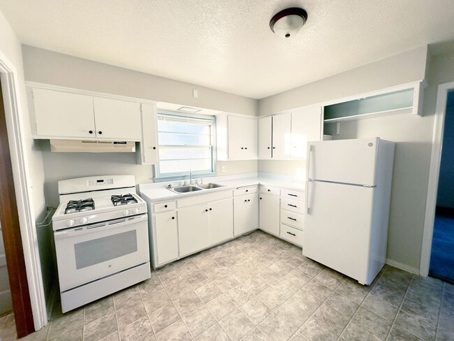 Photo - Rare 3 bedroom plus office home for rent! Unit 1718 S 7th Ave