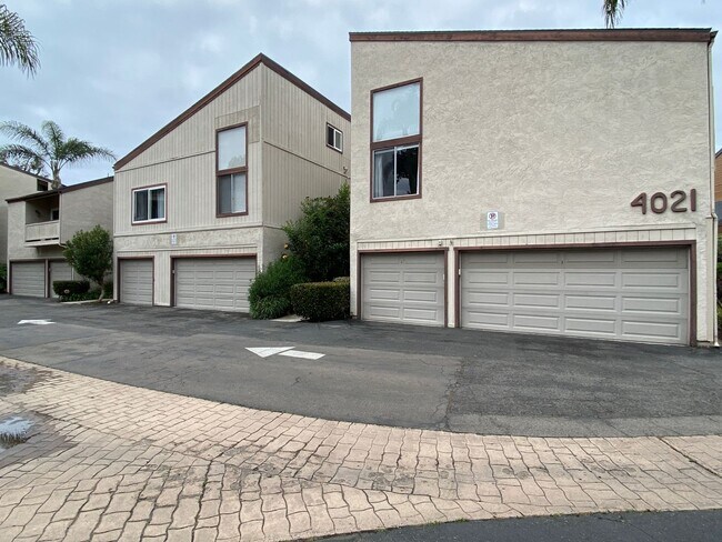 Spacious 2 Bedroom/ 2 Bath in the Highly D... - Spacious 2 Bedroom/ 2 Bath in the Highly D... House