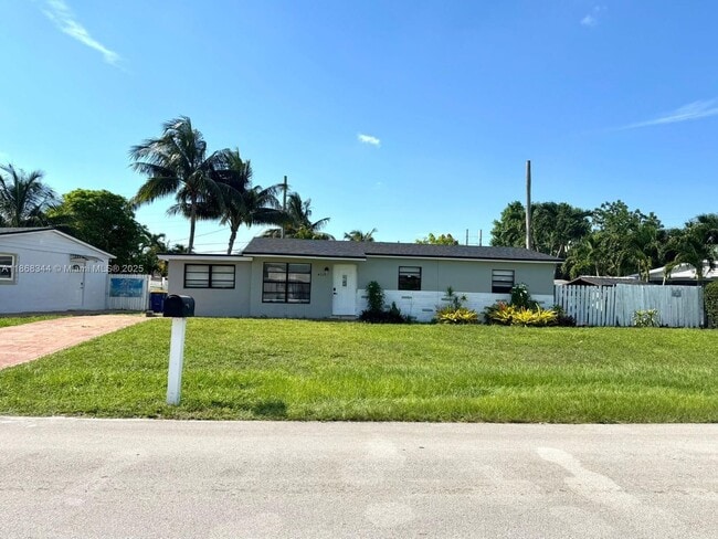 Building Photo - 4119 SW 49th St Rental