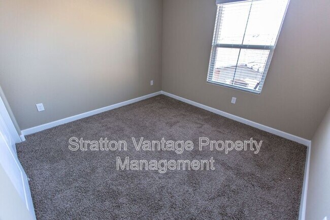 Photo - 240 W Juniper Ave