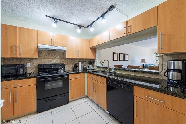 1290 Yesica Ann Cir Unidad G-105
