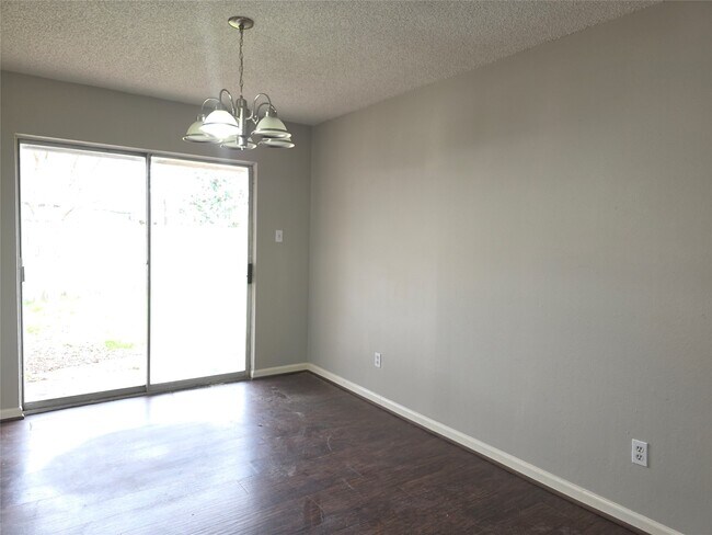 Photo - 9814 Kiwi Ln