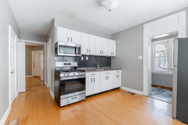 Photo - Spacious 3-Bedroom, 2-Bathroom Duplex in Avondale Unit #1