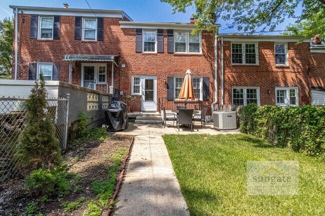 Photo - 959 Radcliffe Rd