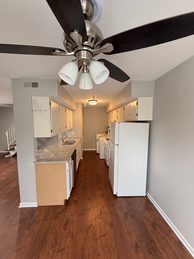 Photo - 1593 Cornell Pl