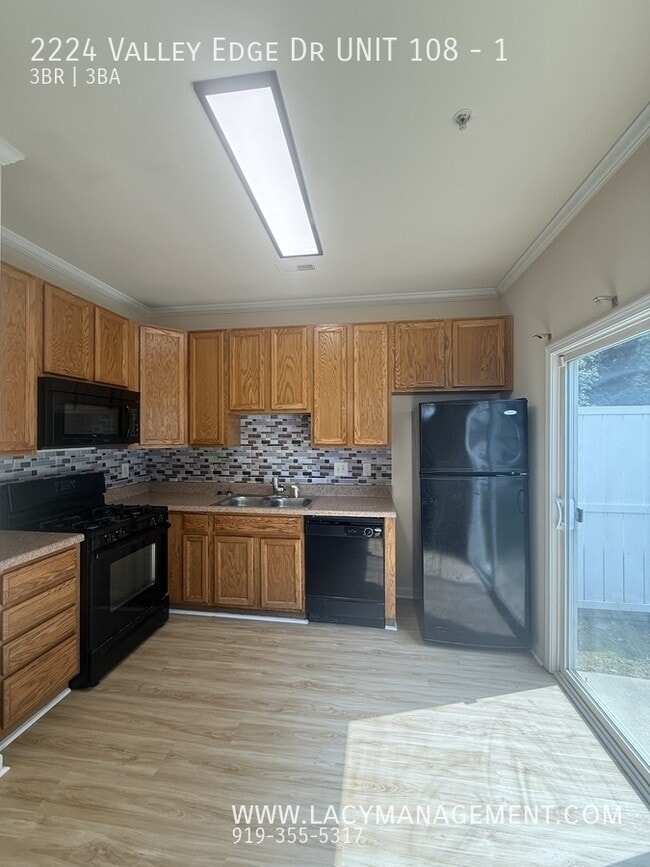 Photo - 2224 Valley Edge Dr