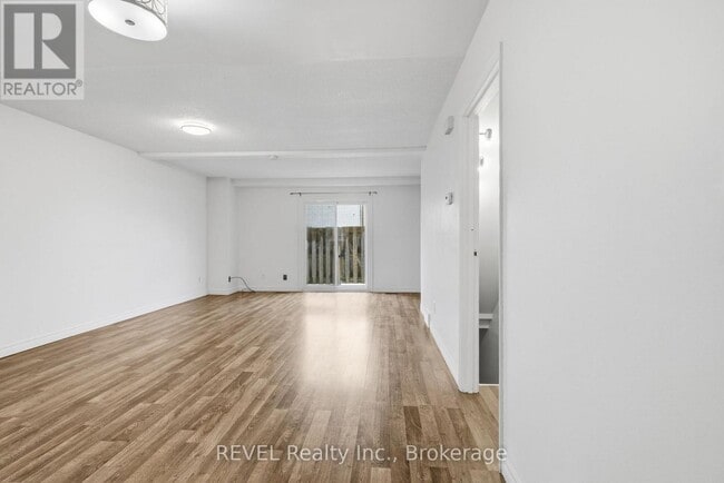 Photo - 8136 Coventry Rd