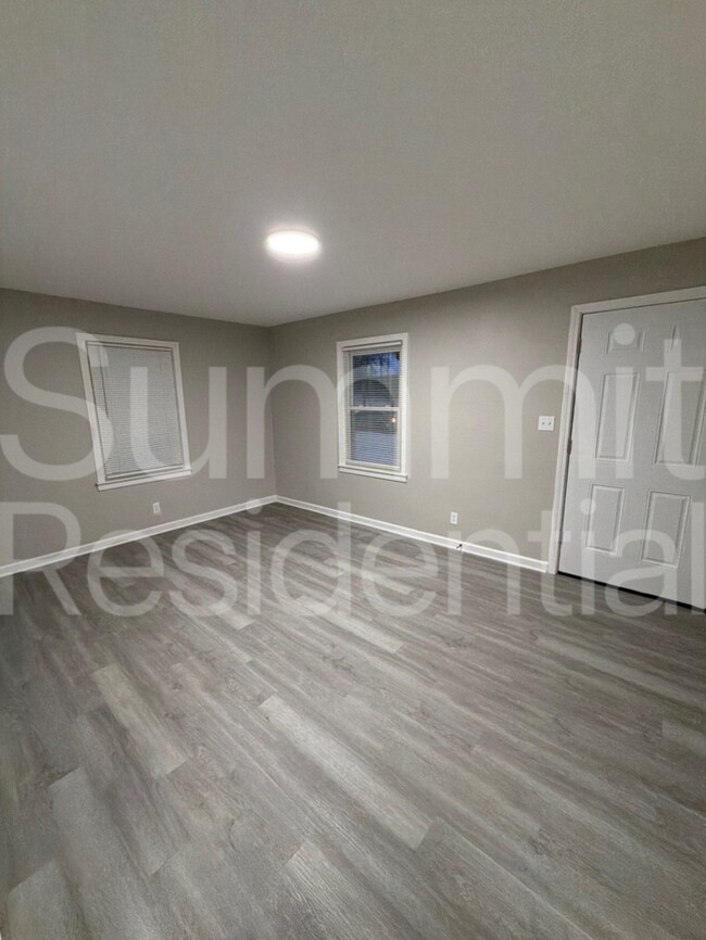 Photo - 3031 Linwood Ave