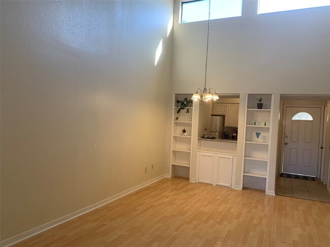 Building Photo - 10075 Westpark Dr Unit 43