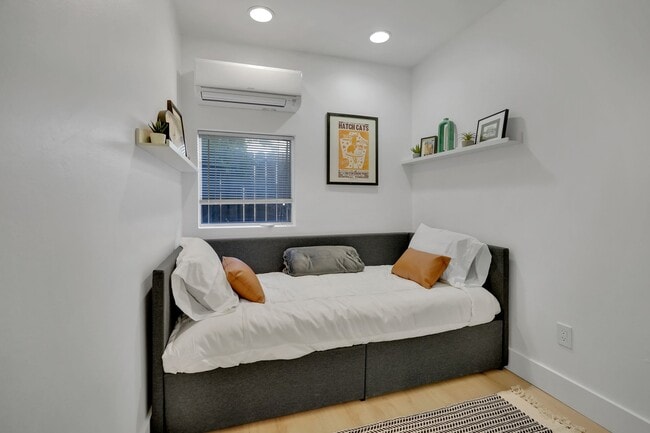 Photo - 2807 Jackson St