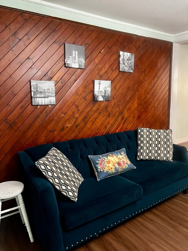 Photo - 9220 104th St