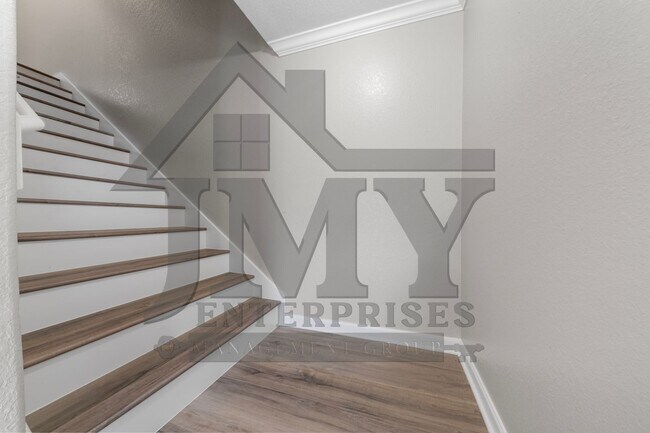 Photo - Duplex For Lease Unidad Garcia Plaza 819TA