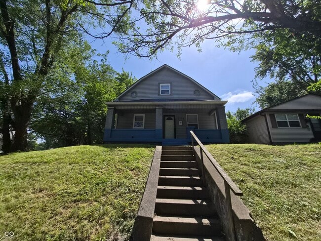 Building Photo - 2755 N Dearborn St