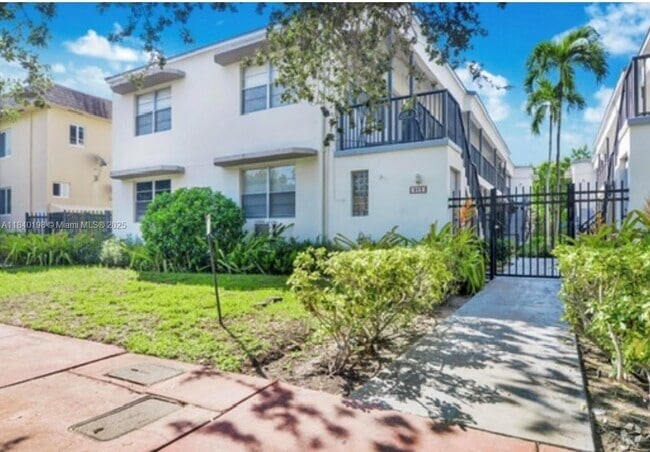 Building Photo - 966 Biarritz Dr Unit 2 Rental