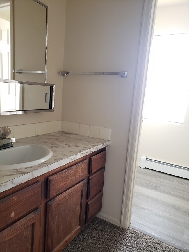 Photo - 775 W 3rd N St