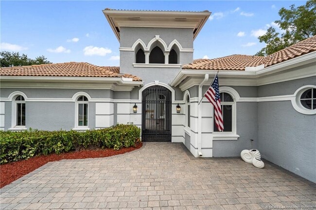 Photo - 872 SW Squire Johns Ln