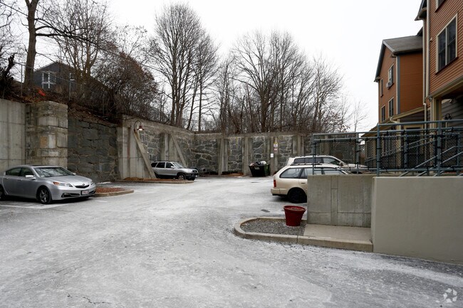 Área de estacionamiento - 119-225 Heath St