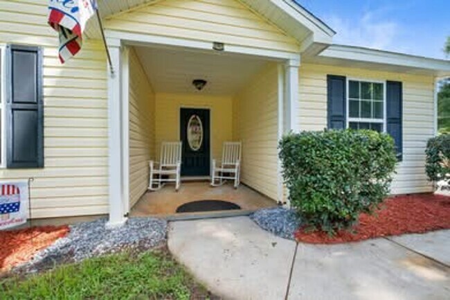 Photo - 3/2 home located just off N. Meridian and Available NOW.
