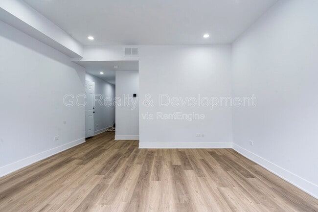 Photo - 3744 N Wilton Ave Unit 1N
