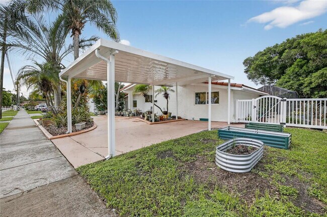 Photo - 2500 NE 209th Terrace