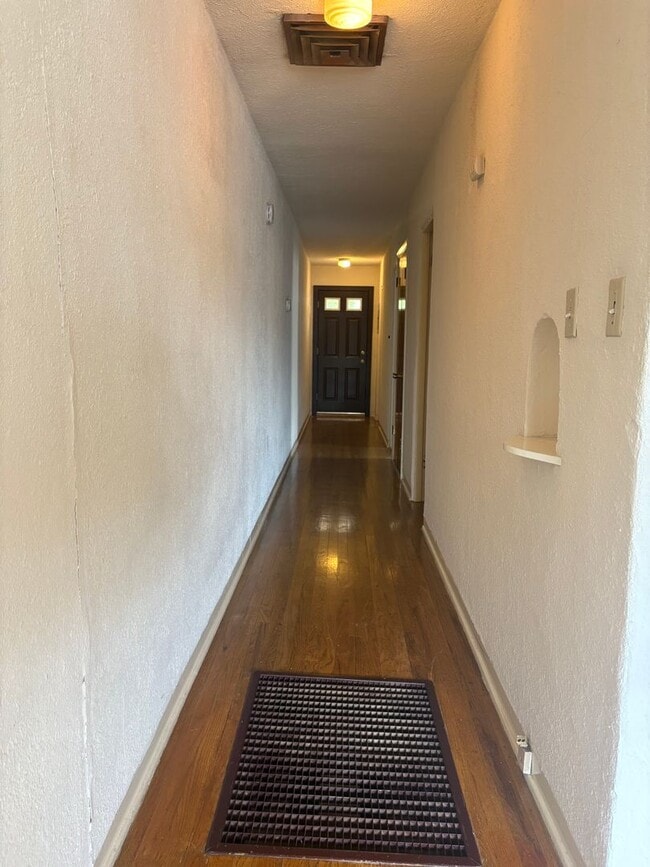 223 Solano Dr NE Unit B