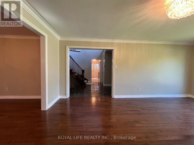 Photo - 10 Saddletree Dr
