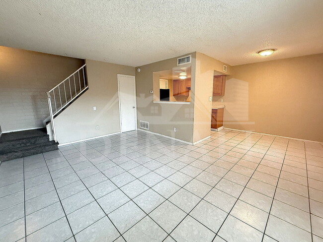 Photo - 4514 E Riverside St