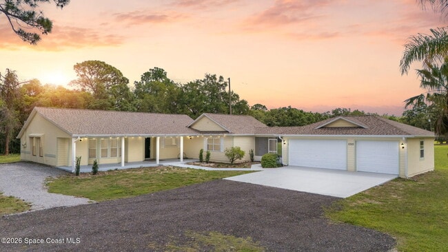 Building Photo - 5325 Country Ln