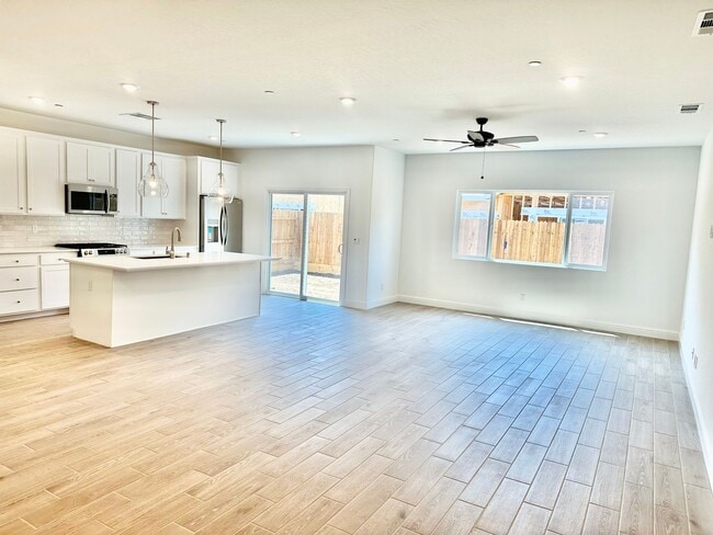 Photo - 7219 E Simpson Ave