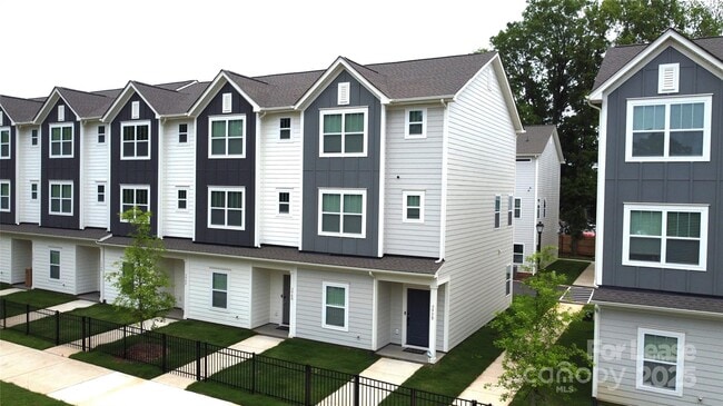 Photo - 3938 Winterfield Pl Townhome