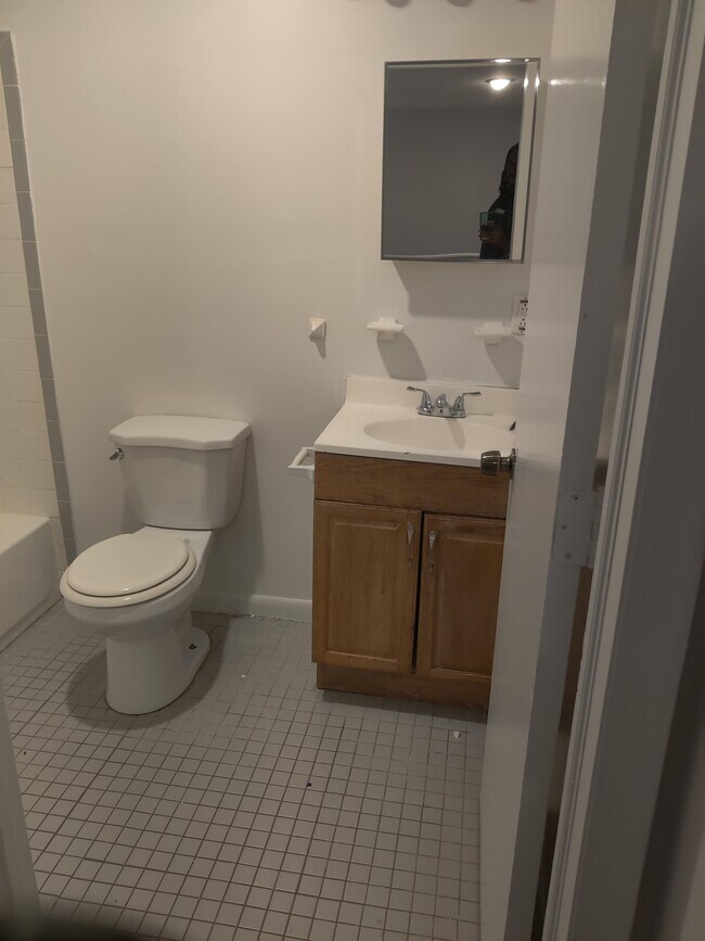 Photo - 2043 W Ontario St