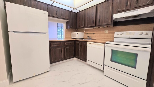 Photo - 8421 Lagos De Campo Blvd Unit 106