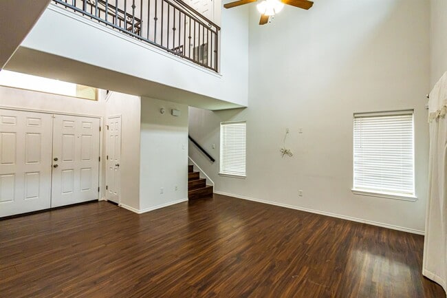 Photo - 5520 Stallion Ln