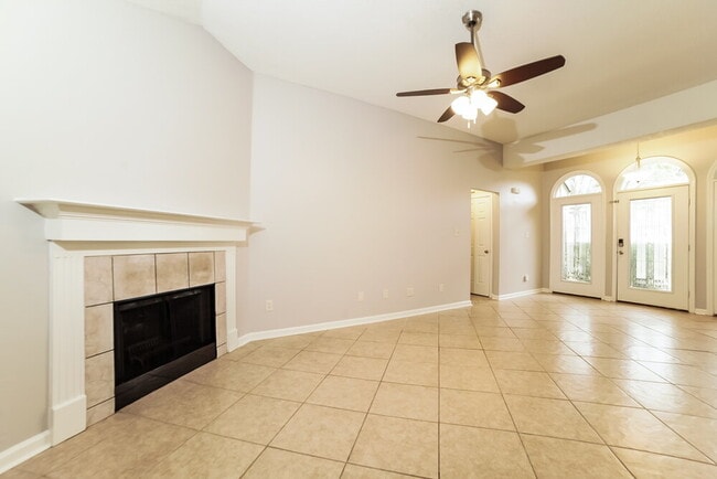2755 Fletcher View Dr