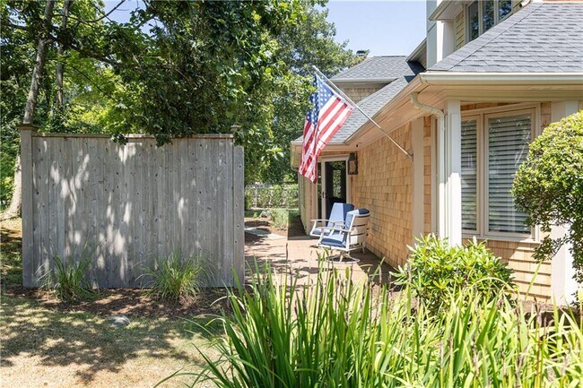 Photo - 112 Harrison Ave Unit B